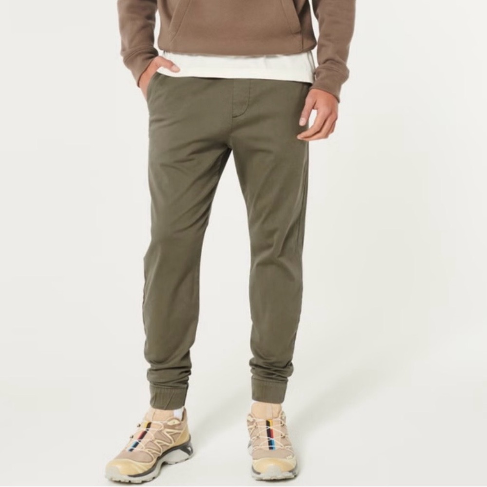 4 pairs of Hollister skinny joggers small